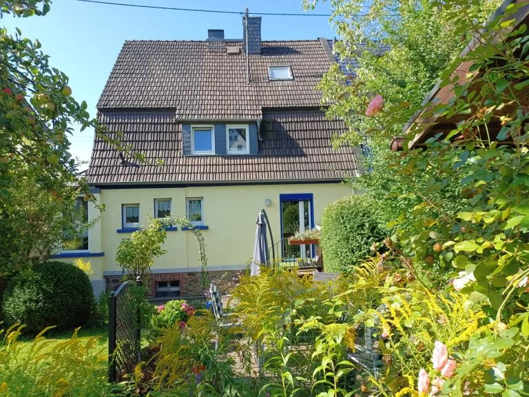 Immobilienangebot - Betzdorf - Alle - Charakteristische Doppelhaushälfte mit tollem Garten - nahe Stadtzentrum!
