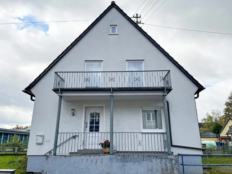 Immobilienangebot - Hamm - Alle - Renovierungsbedürftige Doppelhaushälfte mit Garage auf einem Erbpachtgrundstück in Hamm/Sieg!