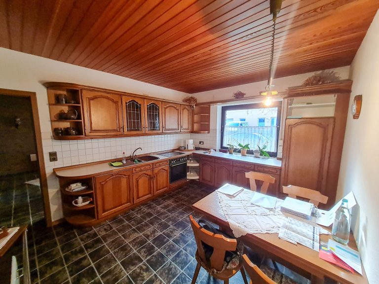 Immobilienangebot - Sinzig - Alle - Sehr gepflegtes Architektenhaus (ELW möglich) in bevorzugter Wohnlage von Sinzig!