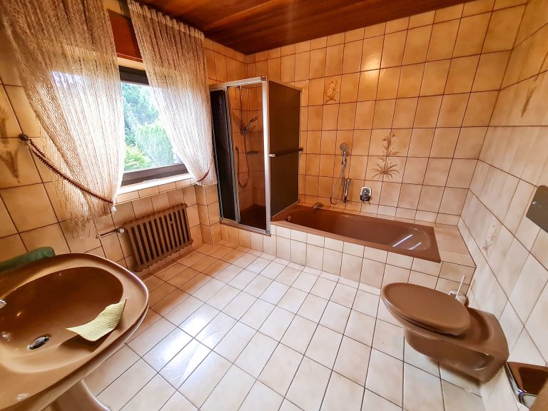Immobilienangebot - Sinzig - Alle - Sehr gepflegtes Architektenhaus (ELW möglich) in bevorzugter Wohnlage von Sinzig!