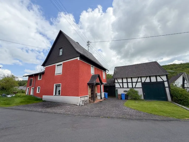 Immobilienangebot - Bruchertseifen - Alle - Gemütliches Zuhause mit Scheune, Garagen und idyllischem Garten!