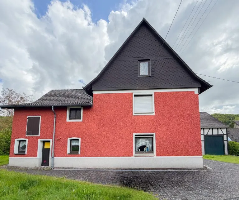 Immobilienangebot - Bruchertseifen - Alle - Gemütliches Zuhause mit Scheune, Garagen und idyllischem Garten!