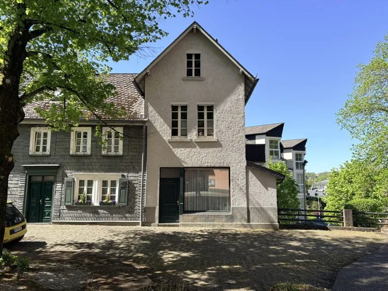 Immobilienangebot - Wissen - Alle - ***PREISREDUZIERUNG***
Historisches Ein-/Zweifamilienhaus in Zentrumslage von Wissen!