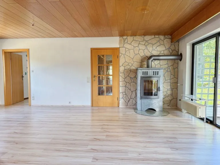 Immobilienangebot - Zinhain - Alle - Traumhafter Ausblick, stadtnahe Lage: Einfamilienhaus für Paare & Kleinfamilien!