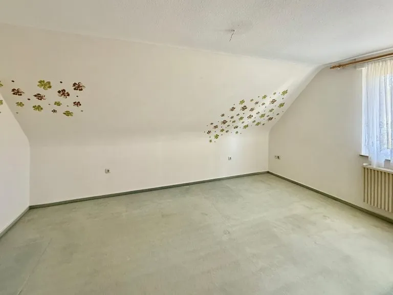 Immobilienangebot - Zinhain - Alle - Traumhafter Ausblick, stadtnahe Lage: Einfamilienhaus für Paare & Kleinfamilien!