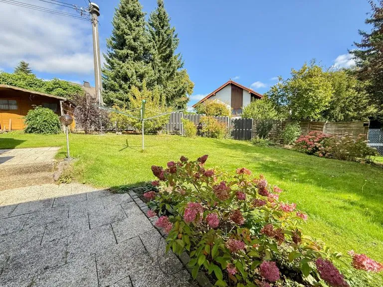 Immobilienangebot - Zinhain - Alle - Traumhafter Ausblick, stadtnahe Lage: Einfamilienhaus für Paare & Kleinfamilien!