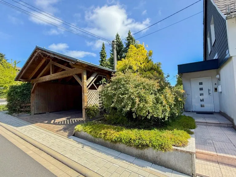Immobilienangebot - Zinhain - Alle - Traumhafter Ausblick, stadtnahe Lage: Einfamilienhaus für Paare & Kleinfamilien!