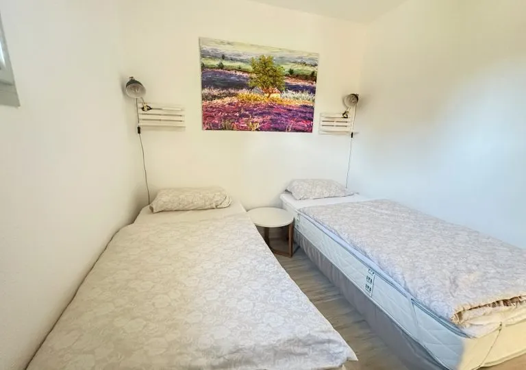 Immobilienangebot - Roquebrune-sur-Argens - Alle - Cote de Azur!! Exklusive barrierefreie 3-Zimmer-Wohnung am Meer mit Balkon und 2 Pools – Toplage!