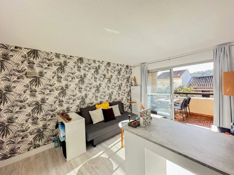 Immobilienangebot - Roquebrune-sur-Argens - Alle - Cote de Azur!! Exklusive barrierefreie 3-Zimmer-Wohnung am Meer mit Balkon und 2 Pools – Toplage!