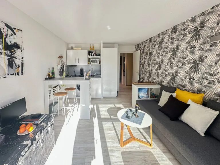 Immobilienangebot - Roquebrune-sur-Argens - Alle - Cote de Azur!! Exklusive barrierefreie 3-Zimmer-Wohnung am Meer mit Balkon und 2 Pools – Toplage!