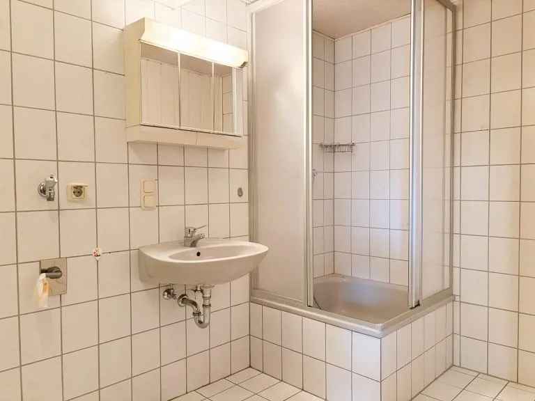 Immobilienangebot - Hamm/Sieg - Alle - ***RESERVIERT*** Renovierungsbedürftiges, denkmalgeschütztes Zweifamilienhaus mit Garten im Zentrum von Hamm!