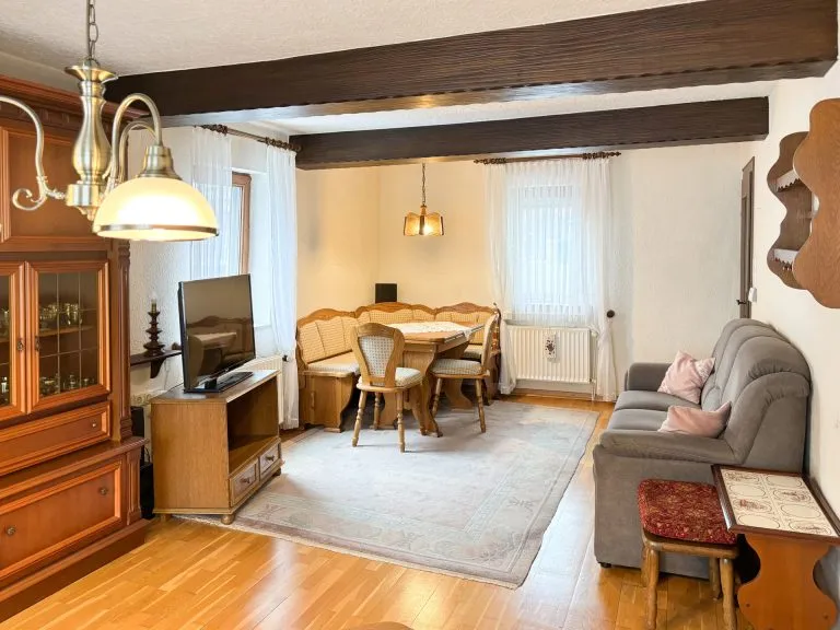 Immobilienangebot - Hamm/Sieg - Alle - ***RESERVIERT*** Renovierungsbedürftiges, denkmalgeschütztes Zweifamilienhaus mit Garten im Zentrum von Hamm!