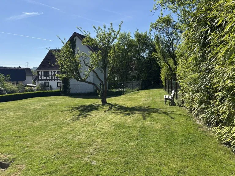 Immobilienangebot - Hamm/Sieg - Alle - ***RESERVIERT*** Renovierungsbedürftiges, denkmalgeschütztes Zweifamilienhaus mit Garten im Zentrum von Hamm!