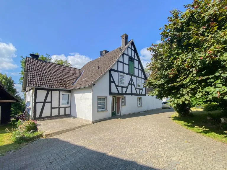 Immobilienangebot - Morsbach / Steimelhagen - Alle - Ehemaliges Bauernhaus in ruhiger Lage von Morsbach!