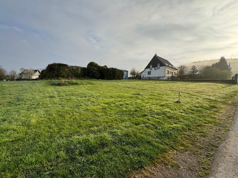 Immobilienangebot - Windeck / Eulenbruch - Alle - *REDUZIERT* Attraktives Baugrundstück in familienfreundlicher Wohnlage von Windeck / Eulenbruch!