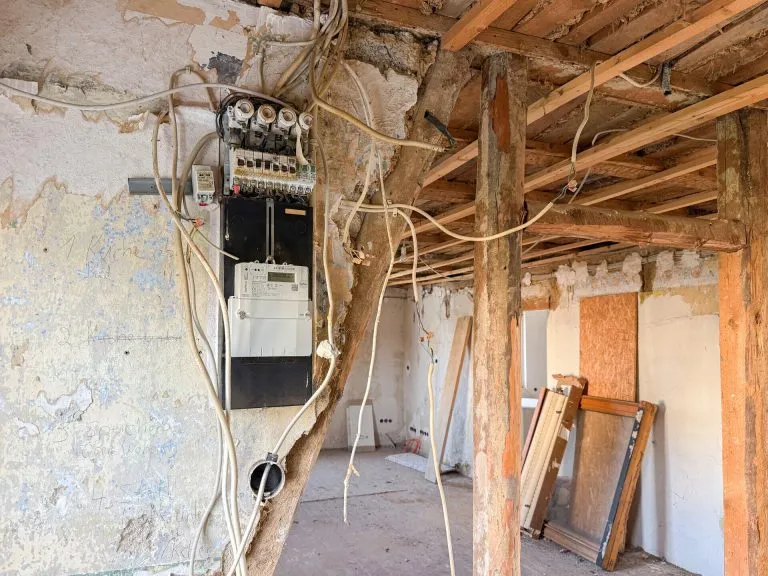 Immobilienangebot - Giesenhausen - Alle - Attraktives Handwerkerobjekt: MFH-Optionen, Ausbau- und Renditepotenzial!