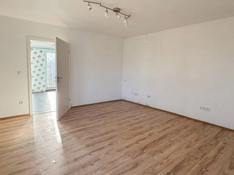 Immobilienangebot - Giesenhausen - Alle - Attraktives Handwerkerobjekt: MFH-Optionen, Ausbau- und Renditepotenzial!