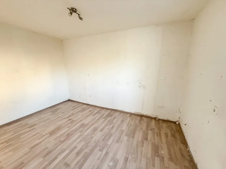 Immobilienangebot - Giesenhausen - Alle - Attraktives Handwerkerobjekt: MFH-Optionen, Ausbau- und Renditepotenzial!