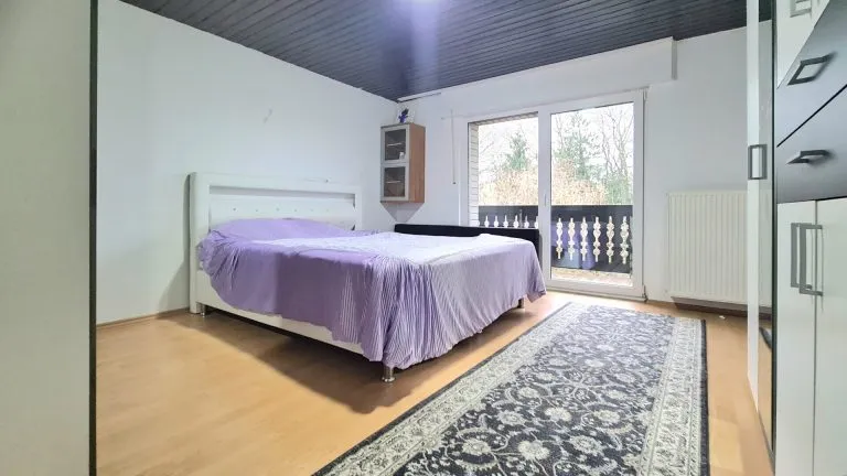 Immobilienangebot - Hennef - Alle - **RESERVIERT** Zukunftssicheres Zweifamilienhaus (B) mit PV-Anlage & vielseitiger Nutzfläche im Souterrain!