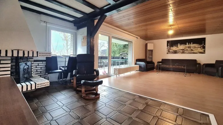 Immobilienangebot - Hennef - Alle - **RESERVIERT** Zukunftssicheres Zweifamilienhaus (B) mit PV-Anlage & vielseitiger Nutzfläche im Souterrain!