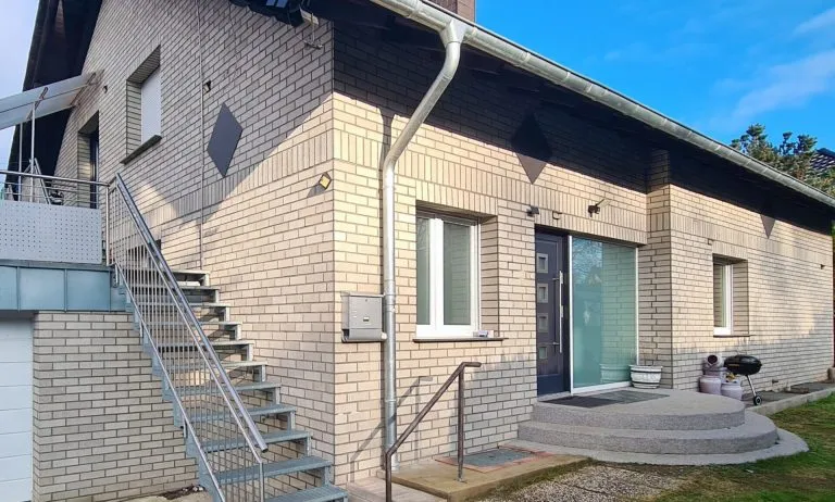 Immobilienangebot - Hennef - Alle - **RESERVIERT** Zukunftssicheres Zweifamilienhaus (B) mit PV-Anlage & vielseitiger Nutzfläche im Souterrain!