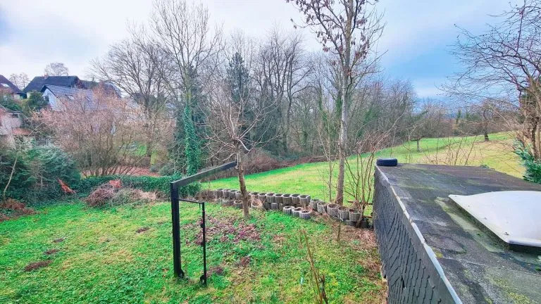 Immobilienangebot - Hennef - Alle - **RESERVIERT** Zukunftssicheres Zweifamilienhaus (B) mit PV-Anlage & vielseitiger Nutzfläche im Souterrain!