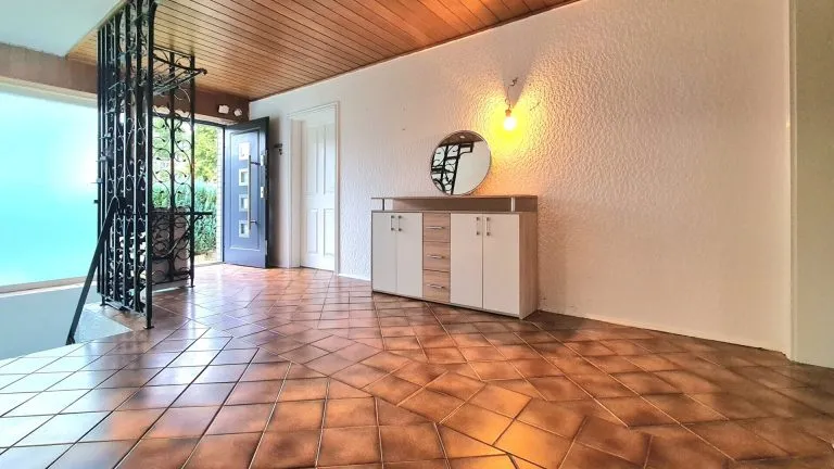 Immobilienangebot - Hennef - Alle - **RESERVIERT** Zukunftssicheres Zweifamilienhaus (B) mit PV-Anlage & vielseitiger Nutzfläche im Souterrain!