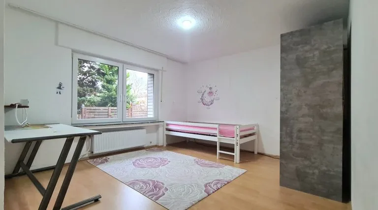 Immobilienangebot - Hennef - Alle - **RESERVIERT** Zukunftssicheres Zweifamilienhaus (B) mit PV-Anlage & vielseitiger Nutzfläche im Souterrain!