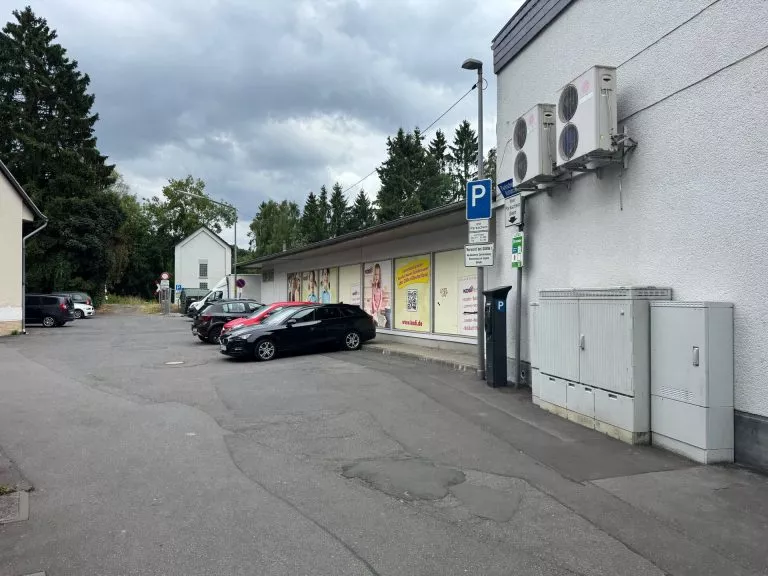 Immobilienangebot - Altenkirchen - Alle - Große Gewerbefläche an der Altenkirchener-Fußgängerzone zu vermieten!
