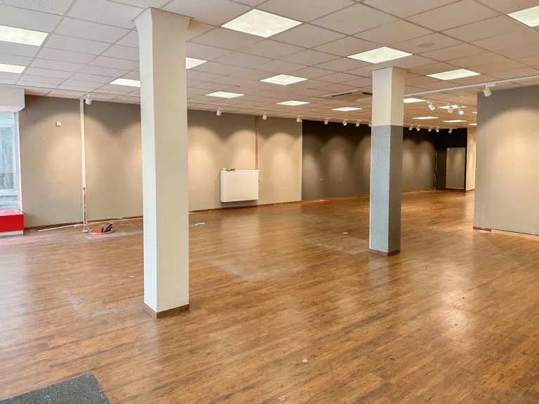 Immobilienangebot - Altenkirchen - Alle - Große Gewerbefläche an der Altenkirchener-Fußgängerzone zu vermieten!