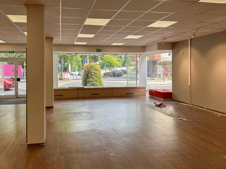 Immobilienangebot - Altenkirchen - Alle - Große Gewerbefläche an der Altenkirchener-Fußgängerzone zu vermieten!