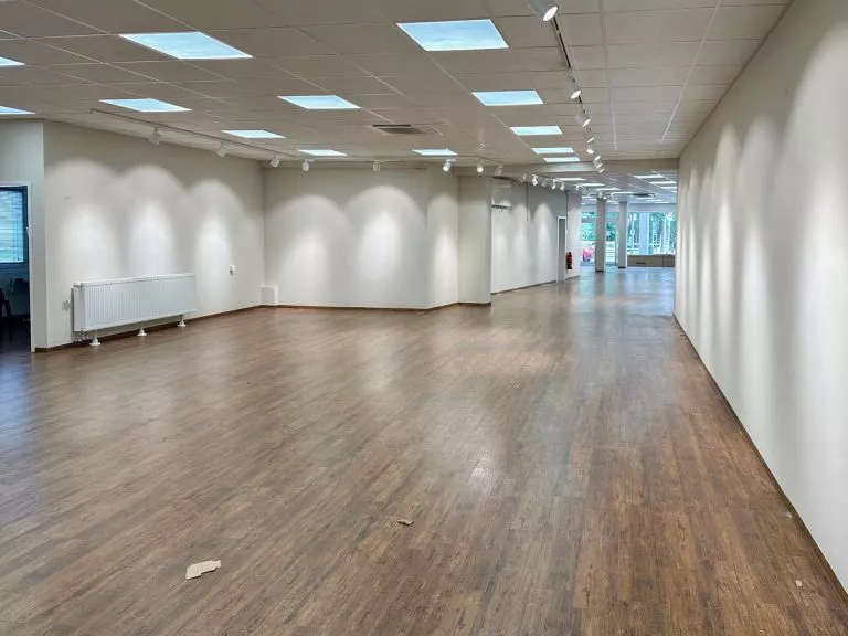 Immobilienangebot - Altenkirchen - Alle - Große Gewerbefläche an der Altenkirchener-Fußgängerzone zu vermieten!