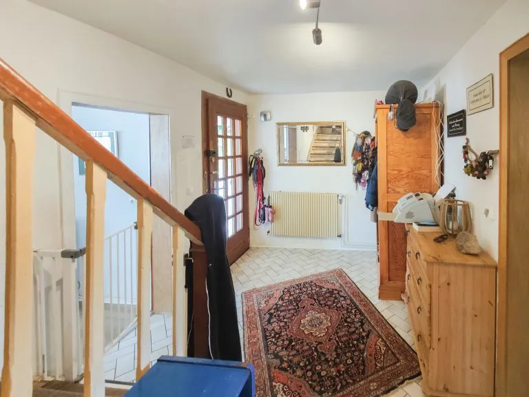 Immobilienangebot - Altenkirchen - Alle - ***Reduziert***Landwirtschaftliches Anwesen mit Stall, Scheune und Paddock zur Pferdehaltung! Ca. 20.000 m² Weideland erwerbbar!