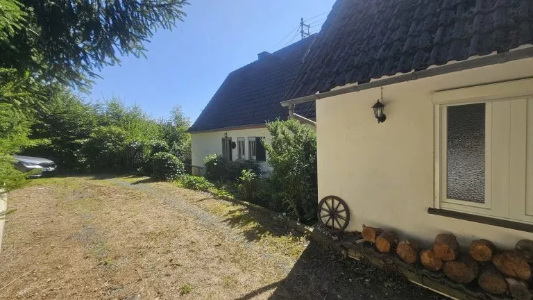Immobilienangebot - Daaden - Alle - Traum für Schrauber und Sammler: Einfamilienhaus mit ELW, Werkstatt und Platz für mehrere Autos/Wohnmobile!