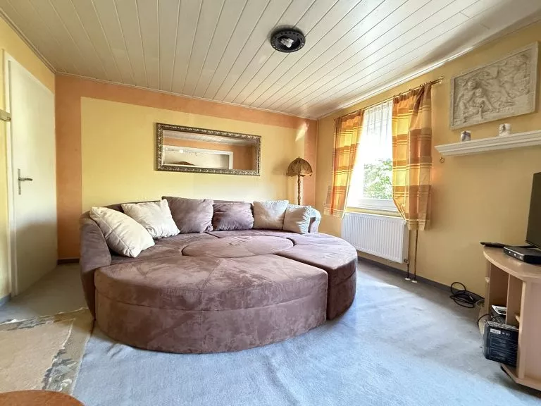 Immobilienangebot - Daaden - Alle - Traum für Schrauber und Sammler: Einfamilienhaus mit ELW, Werkstatt und Platz für mehrere Autos/Wohnmobile!