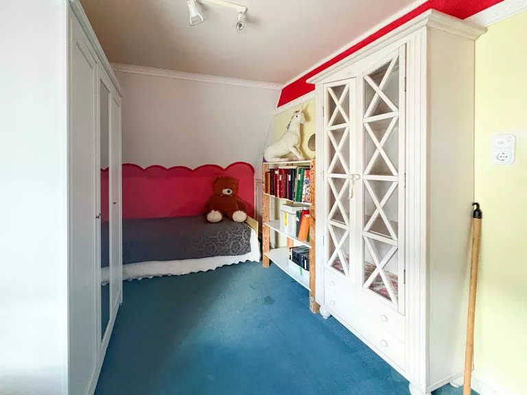 Immobilienangebot - Daaden - Alle - Traum für Schrauber und Sammler: Einfamilienhaus mit ELW, Werkstatt und Platz für mehrere Autos/Wohnmobile!