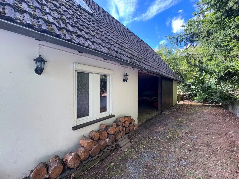 Immobilienangebot - Daaden - Alle - Traum für Schrauber und Sammler: Einfamilienhaus mit ELW, Werkstatt und Platz für mehrere Autos/Wohnmobile!