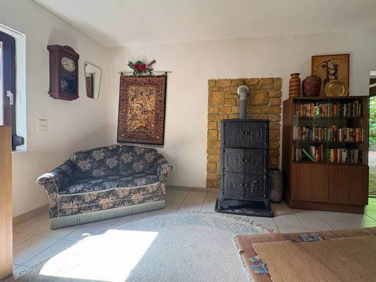Immobilienangebot - Daaden - Alle - Traum für Schrauber und Sammler: Einfamilienhaus mit ELW, Werkstatt und Platz für mehrere Autos/Wohnmobile!