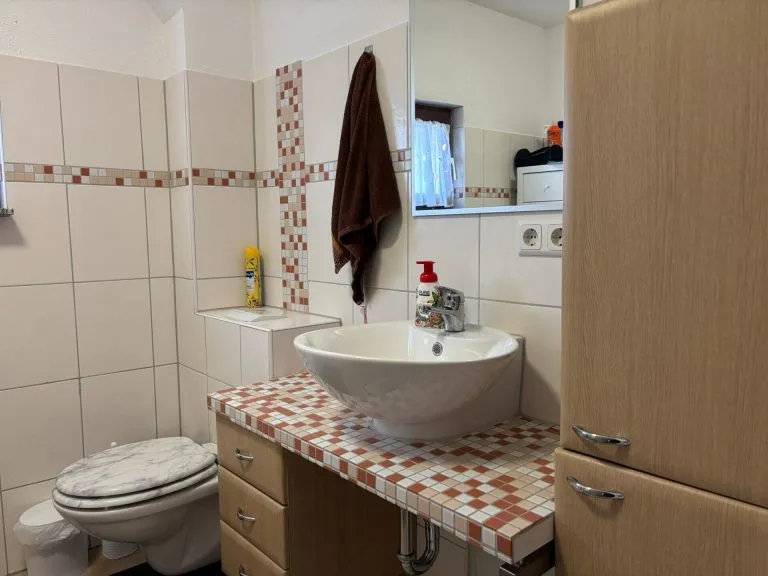 Immobilienangebot - Wissen VG - Alle - Charmantes Einfamilienhaus mit Garten und Stellplätzen nahe Wissen!