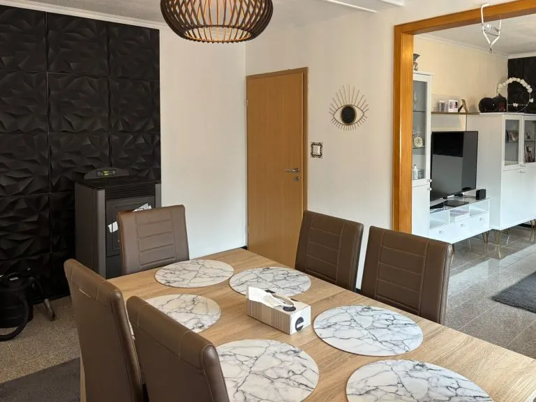 Immobilienangebot - Wissen VG - Alle - Charmantes Einfamilienhaus mit Garten und Stellplätzen nahe Wissen!