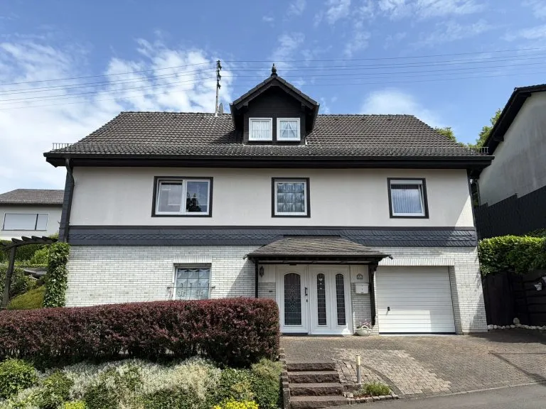 Immobilienangebot - Wissen - Alle - *RESERVIERT*Gepflegtes Ein-/Zweifamilienhaus mit Garten in zentraler Lage von Wissen!