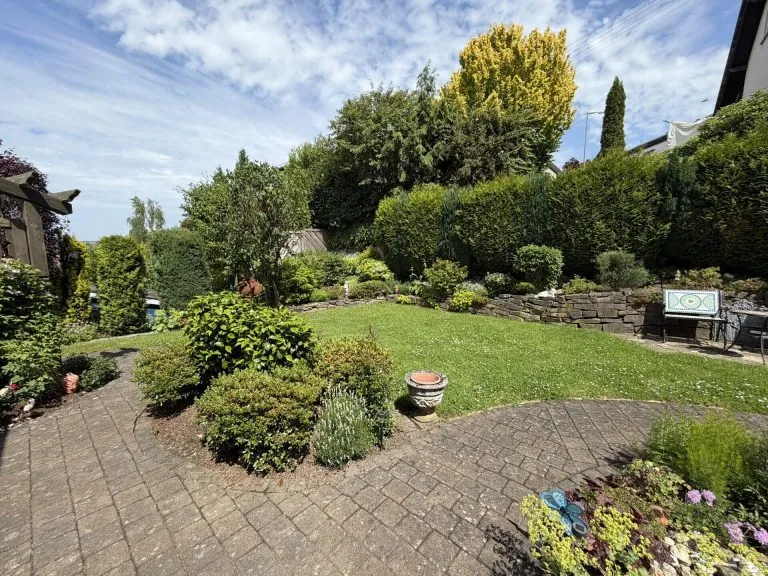 Immobilienangebot - Wissen - Alle - *RESERVIERT*Gepflegtes Ein-/Zweifamilienhaus mit Garten in zentraler Lage von Wissen!