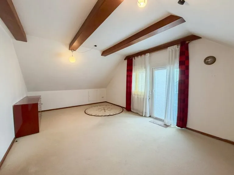 Immobilienangebot - Wissen - Alle - *RESERVIERT*Gepflegtes Ein-/Zweifamilienhaus mit Garten in zentraler Lage von Wissen!