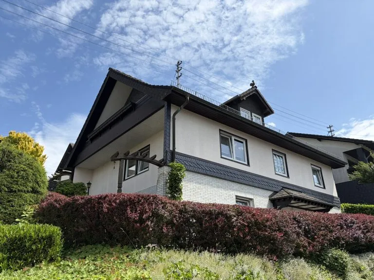 Immobilienangebot - Wissen - Alle - *RESERVIERT*Gepflegtes Ein-/Zweifamilienhaus mit Garten in zentraler Lage von Wissen!