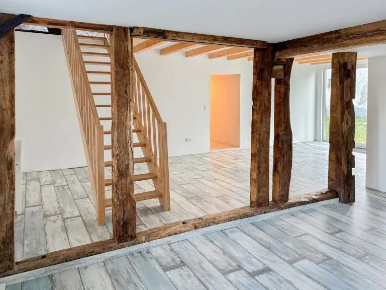 Immobilienangebot - Marzhausen - Alle - Stilvoll renoviert: Großes Bauernhaus mit 2 Pferdeboxen und Ausbaupotenzial für Wohnen & Arbeiten