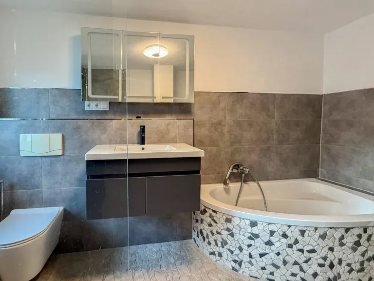 Immobilienangebot - Marzhausen - Alle - Stilvoll renoviert: Großes Bauernhaus mit 2 Pferdeboxen und Ausbaupotenzial für Wohnen & Arbeiten