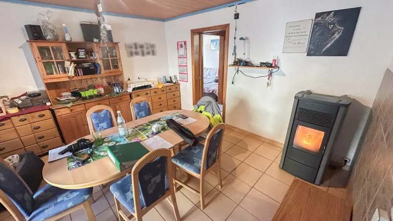 Immobilienangebot - Nauort - Alle - *RESERVIERT* Viel Raum für Ideen – Haus mit ca. 115 m² Wohnfläche und großer Scheune in Nauort!