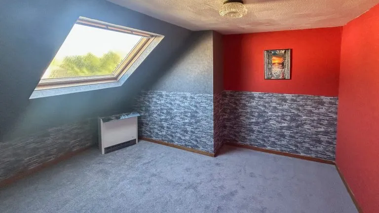 Immobilienangebot - Nauort - Alle - *RESERVIERT* Viel Raum für Ideen – Haus mit ca. 115 m² Wohnfläche und großer Scheune in Nauort!