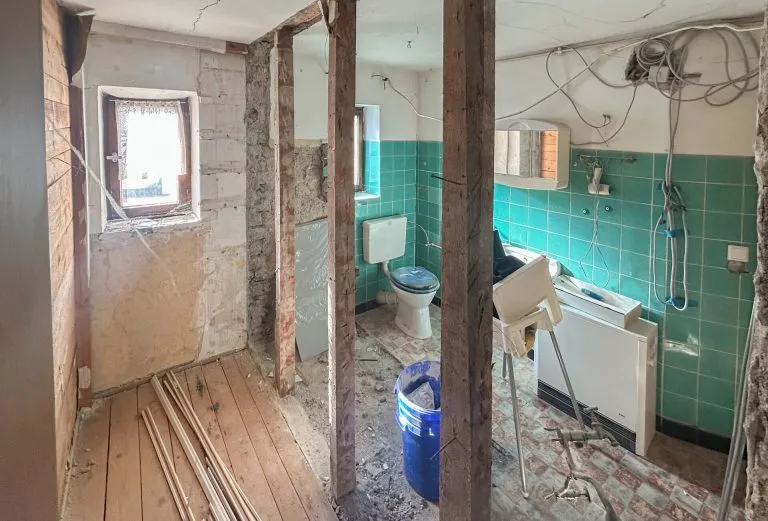 Immobilienangebot - Nauort - Alle - *RESERVIERT* Viel Raum für Ideen – Haus mit ca. 115 m² Wohnfläche und großer Scheune in Nauort!
