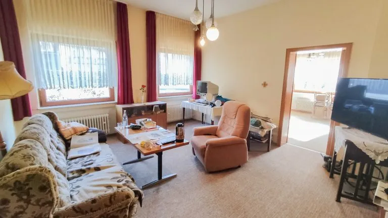 Immobilienangebot - Freirachdorf - Alle - Objekt mit Entwicklungspotenzial –317 m² Wfl. auf 1.974 m² Grundstück, für Investoren & Privatnutzer